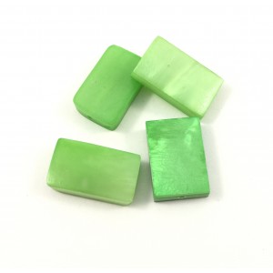 Billes rectangle acrylique et mother-of-pearl coquillage vert*